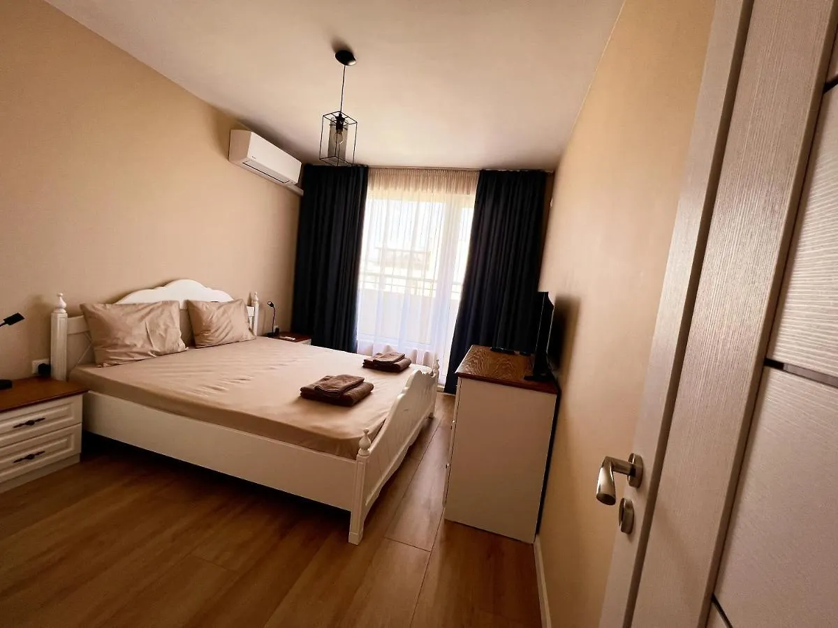Emerald Suite With Private Parking Varna Apartamento